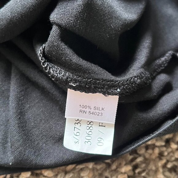 Banana Republic Black 100% Silk Blouse Wmn Med Feminine Normcore Flowy Elegant - Picture 4 of 6